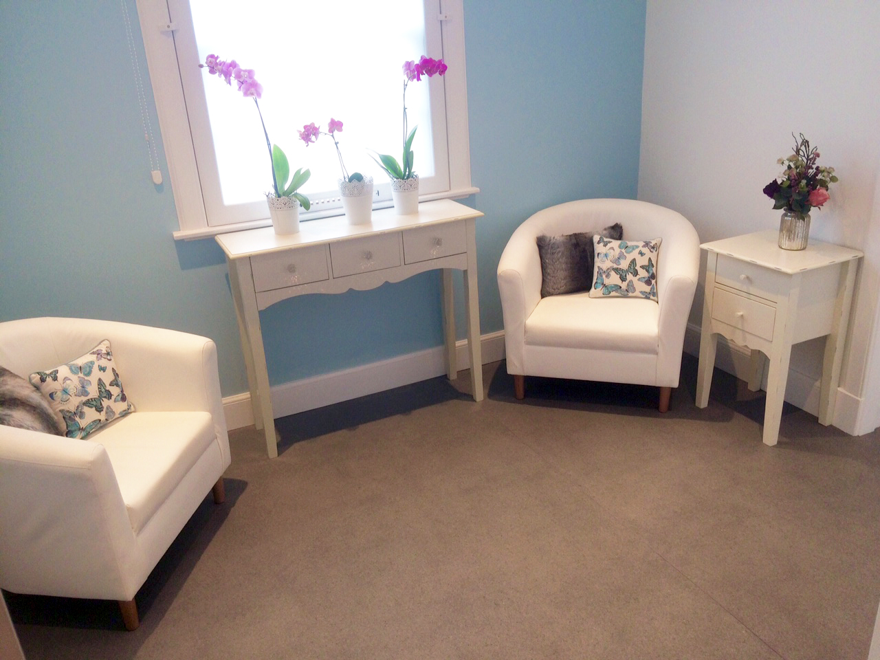 A picture of Cranstoun Footcare Waiting Room. Cranstoun Footcare provides a professional and compassionate Podiatry and Chiropody service for the Lothians.